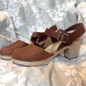 Lotta From Stockholm Brown Oiled Nubuck Clogs – 7.5 (38) | Swedish Wood Heel